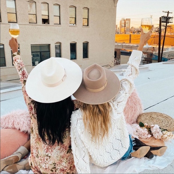 Show Me Your Mumu Hydrangea Blooms Bonfire Knit Pullover Sweater - Picture 4 of 9